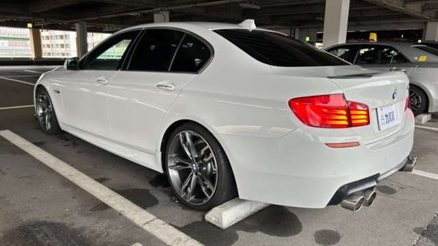 5シリーズ 523i ハイラインパッケージ(BMW)2010年式 70万円の中古車 - 自動車フリマ(車の個人売買)。カババ