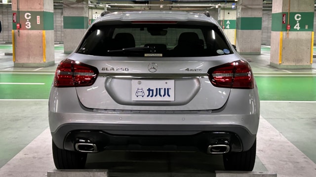 GLAクラス GLA250 4MATIC(メルセデス・ベンツ)2018年式 180万円の中古車 - 自動車フリマ(車の個人売買)。カババ