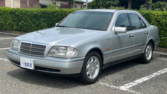 Cクラス C220(メルセデス・ベンツ)1994年式 200万円の中古車 - 自動車フリマ(車の個人売買)。カババ