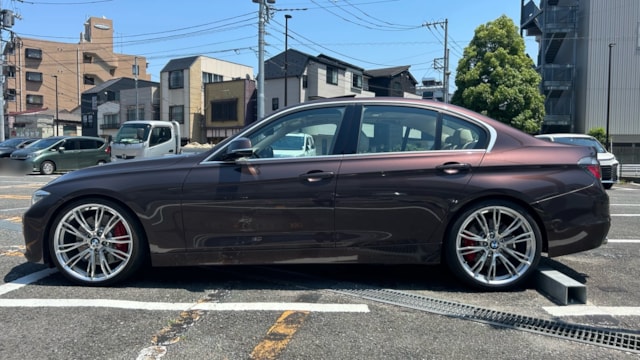 3シリーズ 320i モダン(BMW)2013年式 140万円の中古車 - 自動車フリマ(車の個人売買)。カババ