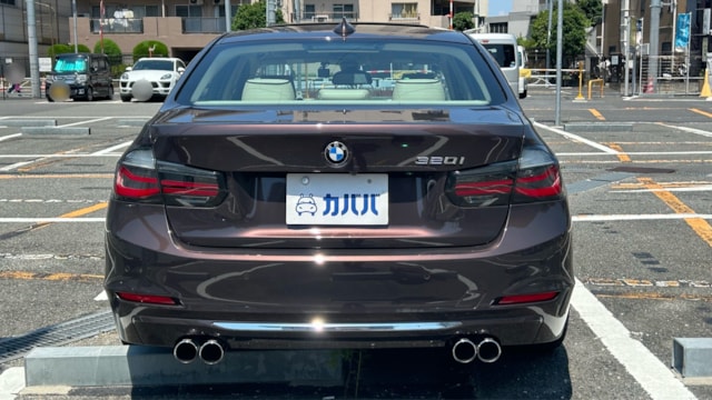 3シリーズ 320i モダン(BMW)2013年式 140万円の中古車 - 自動車フリマ(車の個人売買)。カババ