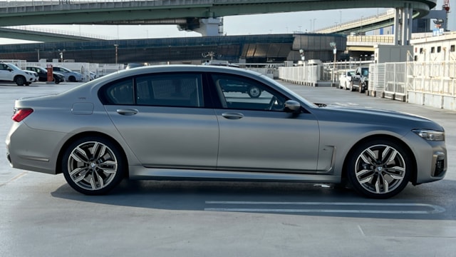 7シリーズ M760Li xDrive(BMW)2019年式 1370万円の中古車 - 自動車フリマ(車の個人売買)。カババ