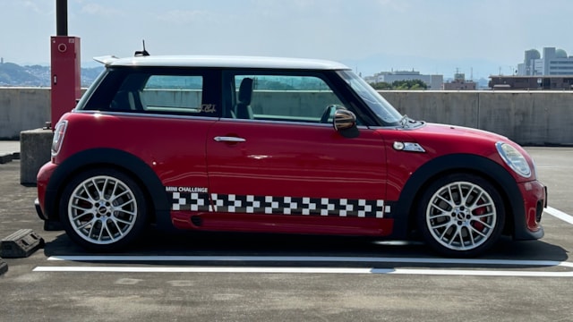 ミニ ジョンクーパーワークス(MINI)2010年式 83万円の中古車 - 自動車フリマ(車の個人売買)。カババ