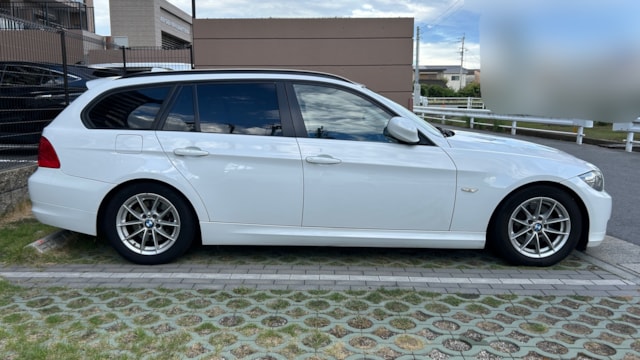 3シリーズツーリング 320i(BMW)2011年式 41万円の中古車 - 自動車フリマ(車の個人売買)。カババ