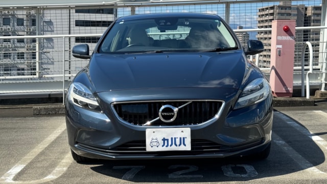 V40 D4 モメンタム(ボルボ)2017年式 119万円の中古車 - 自動車フリマ(車の個人売買)。カババ