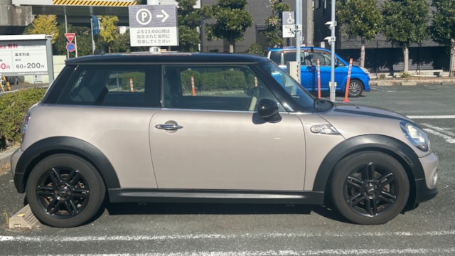 ミニ クーパー ベーカーストリート(MINI)2013年式 49万円の中古車 - 自動車フリマ(車の個人売買)。カババ