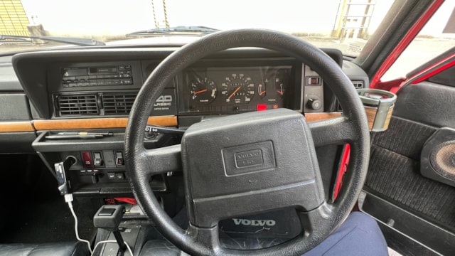 240 CLASSIC WAGON(ボルボ)1993年式 80万円の中古車 - 自動車フリマ(車の個人売買)。カババ