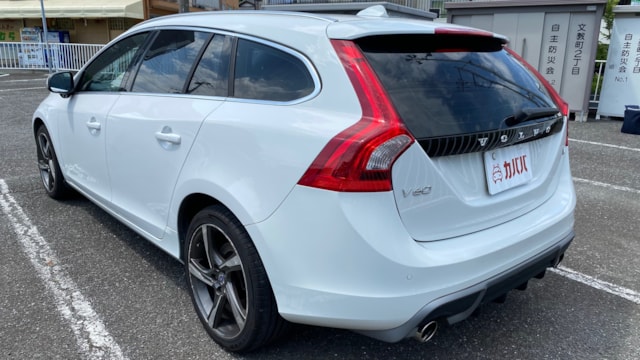 V60 T4(ボルボ)2013年式 55万円の中古車 - 自動車フリマ(車の個人売買)。カババ