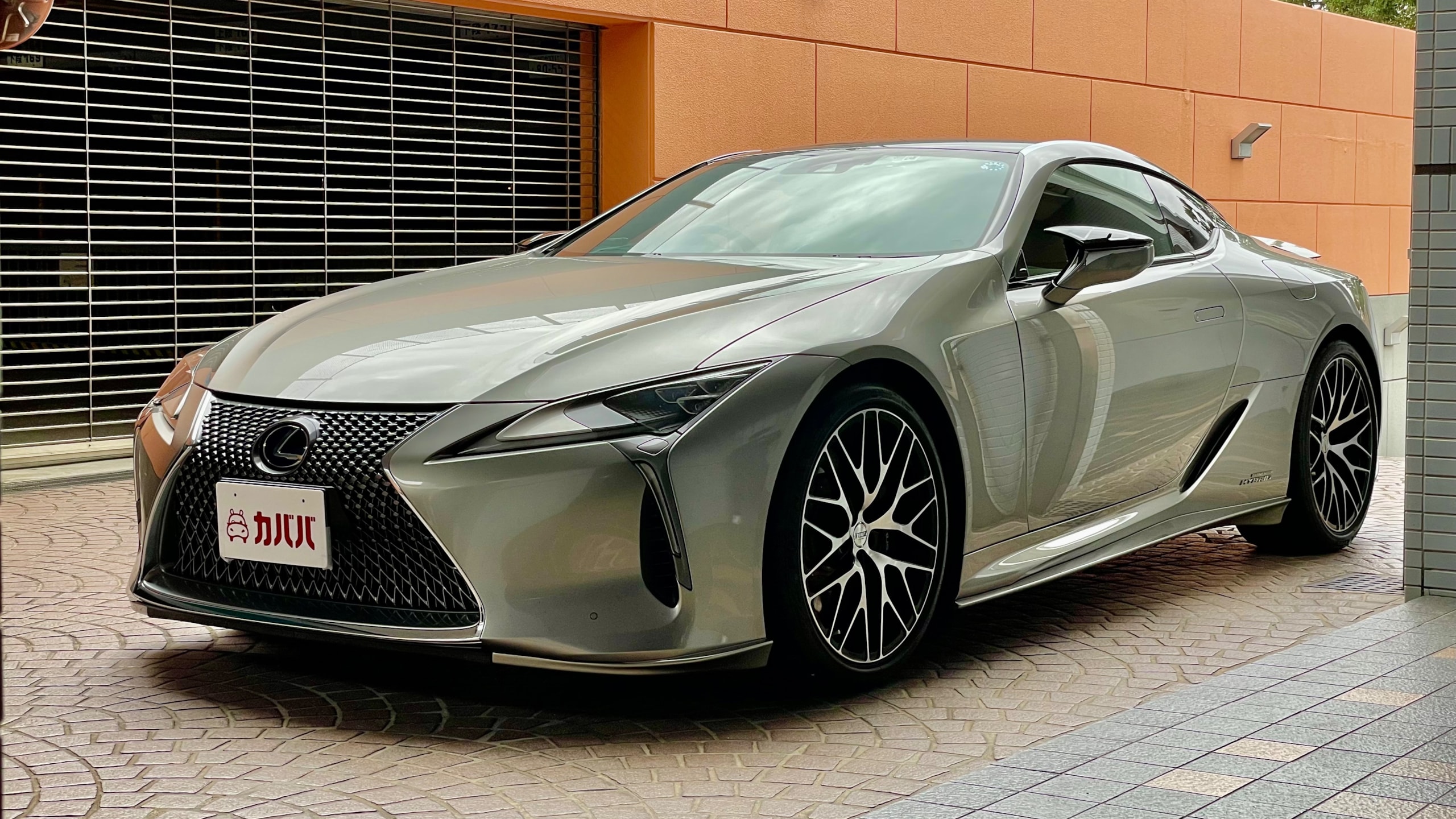 LC 500h Sパッケージ(レクサス)2017年式 900万円の中古車 - 自動車フリマ(車の個人売買)。カババ