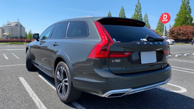 V90 クロスカントリー D4 AWD Pro(ボルボ)2021年式 523万円の中古車