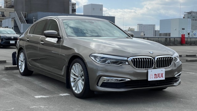 5シリーズ 530e iパフォーマンス ラグジュアリー(BMW)2017年式 210万円 