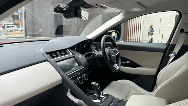 Eペイス S 2.0L D180 ディーゼルターボ 4WD(ジャガー)2020年式 380万円