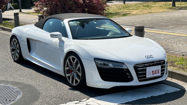 R8スパイダー 5.2FSIクワトロ 4WD(アウディ)2014年式 929万円の中古車 - 自動車フリマ(車の個人売買)。カババ