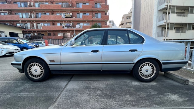 5シリーズ 525i(BMW)1992年式 90万円の中古車 - 自動車フリマ(車の個人売買)。カババ