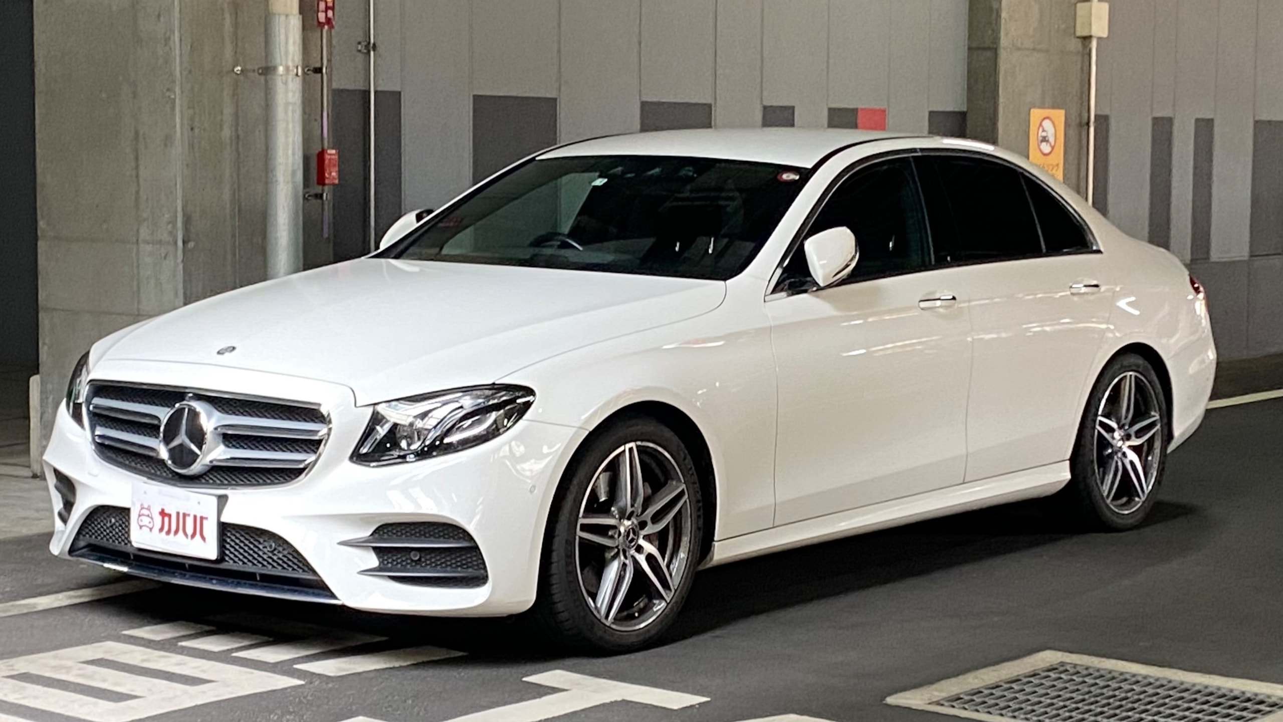 現車確認可】現行型 メルセデスベンツ ず e220d AMGスポーツ タイヤ新品