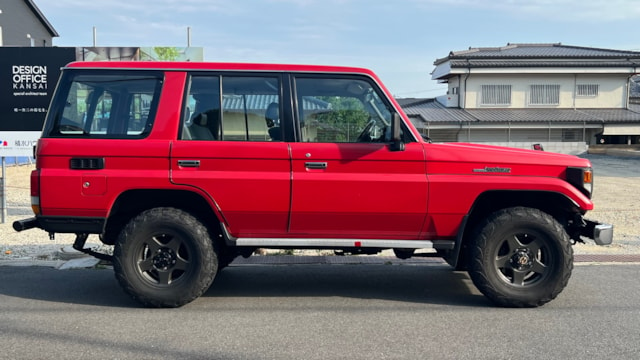 ランドクルーザー70 LX(トヨタ)2001年式 300万円の中古車 - 自動車フリマ(車の個人売買)。カババ