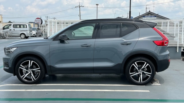 XC40 B5 AWD Rデザイン(ボルボ)2021年式 299万円の中古車 - 自動車フリマ(車の個人売買)。カババ