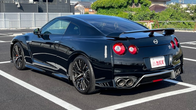 GT-R ピュアエディション(日産)2022年式 1429万円の中古車 - 自動車 