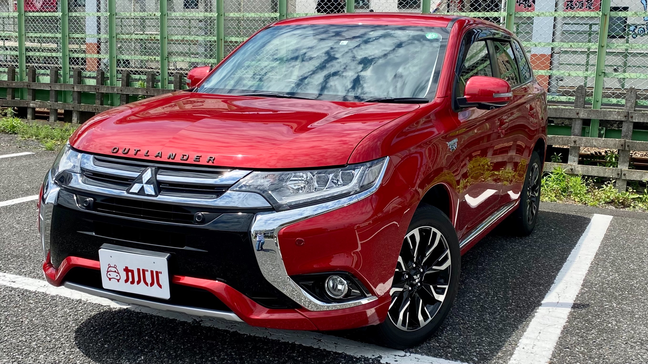 アウトランダーphev 三菱 16年式 210万円の中古車 自動車フリマ 車の個人売買 カババ