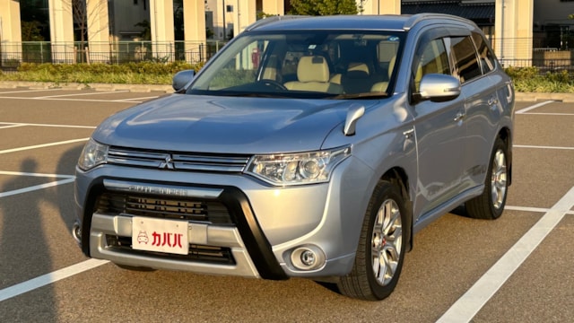 アウトランダーPHEV G セーフティーパッケージ(三菱)2013年式 129万円 