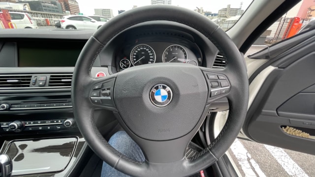 5シリーズ 528i(BMW)2010年式 130万円の中古車 - 自動車フリマ(車の