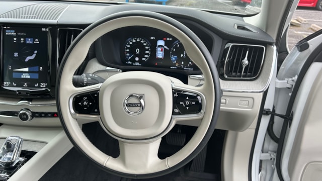 ボルボ XC60 B5 AWD インスクリプション 2020年式 中古車詳細 | プロに任せる自動車フリマ【カババ】