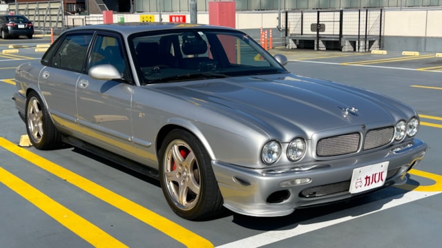 XJ XJR 4.0 スーパーチャージド V8(ジャガー)2001年式 85万円の中古車 - 自動車フリマ(車の個人売買)。カババ