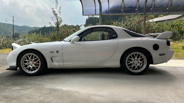 RX-7 スピリットR タイプB(マツダ)2002年式 950万円の中古車 - 自動車フリマ(車の個人売買)。カババ