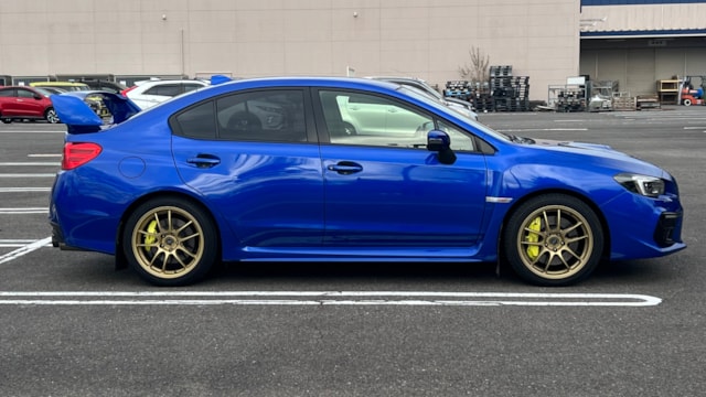 使用距離1万キロ未満】WRX STI VAB 18インチホイールタイヤ付4本-