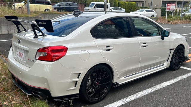 WRX STI S208 NBRチャレンジパッケージ カーボンリヤウイング(スバル)2018年式 680万円の中古車 -  自動車フリマ(車の個人売買)。カババ