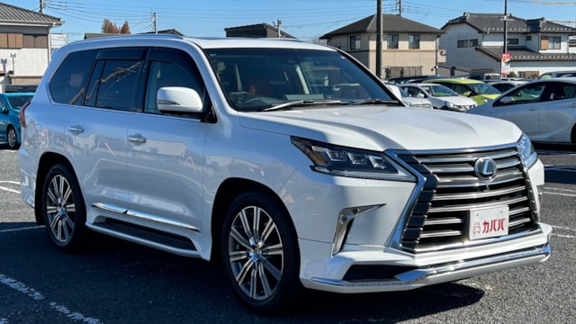 LX 570(レクサス)2017年式 740万円の中古車 - 自動車フリマ(車の個人